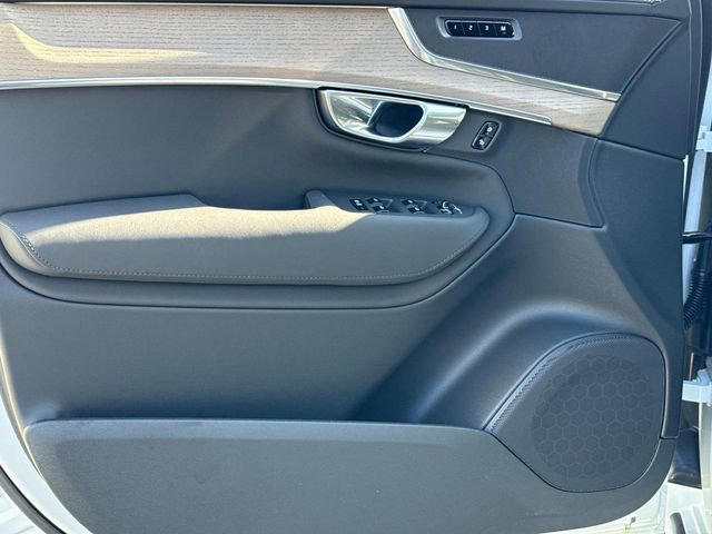 New 2026 Volvo XC90 B5 Plus w/ Protection Package Premier image 22