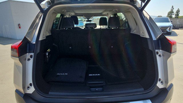 Used 2023 Nissan Rogue SL w/ SL Premium Package FWD image 27