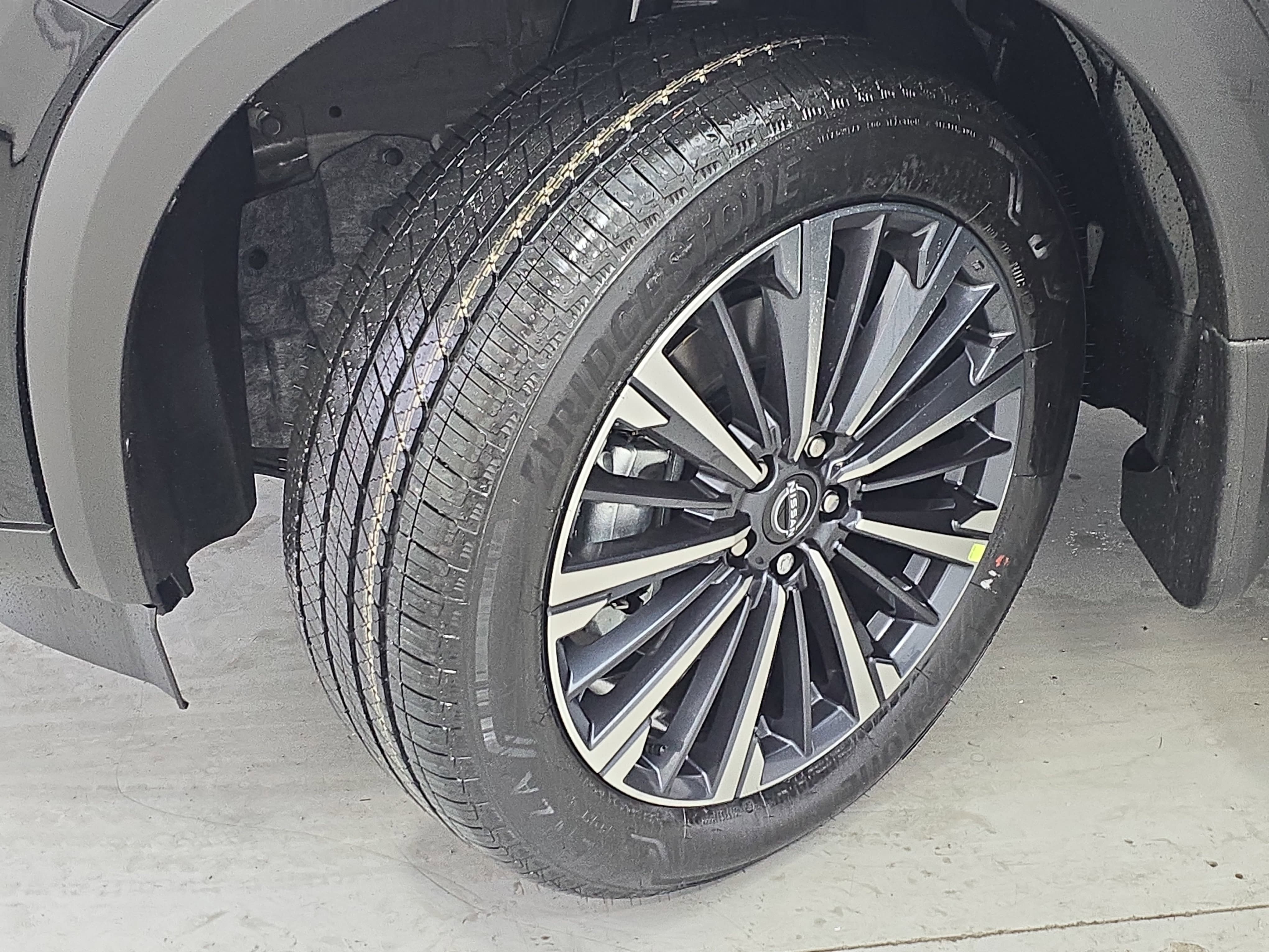New 2026 Nissan Pathfinder Platinum w/ Cargo Package FWD image 32