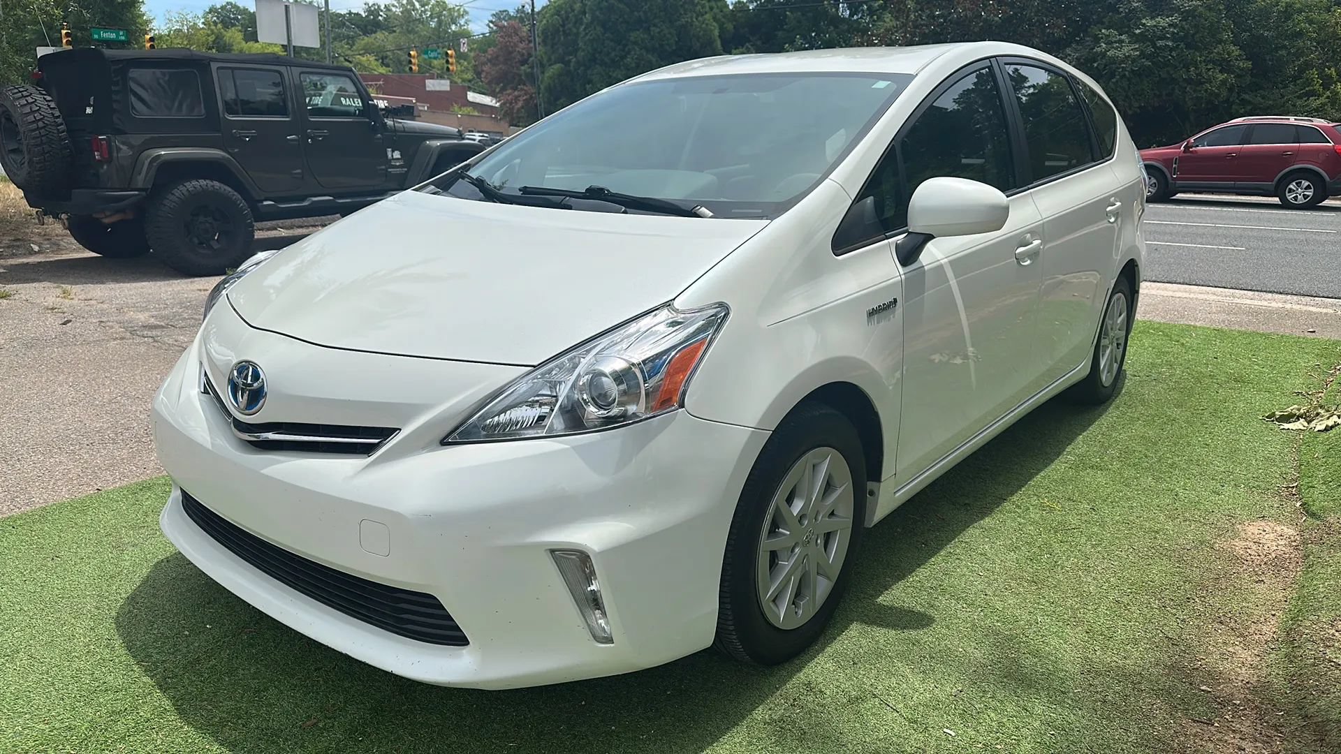 Used 2012 Toyota Prius V Two FWD image 3
