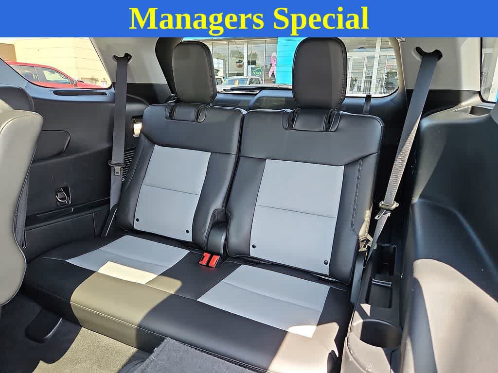 Used 2022 Ford Explorer XLT w/ Equipment Group 202A AWD/4WD image 10