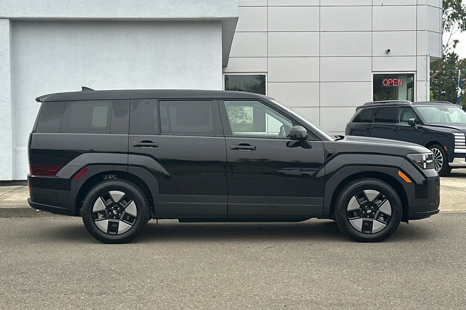 New 2026 Hyundai Santa Fe SE image 3