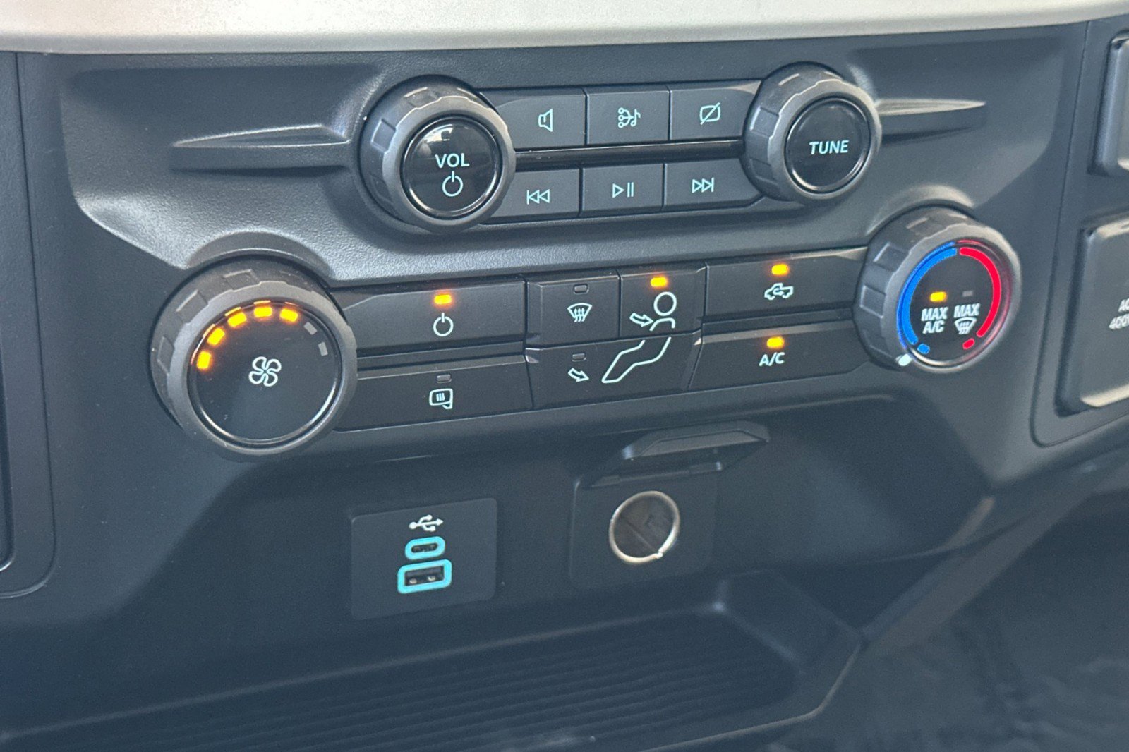 Used 2024 Ford F350 XLT image 19