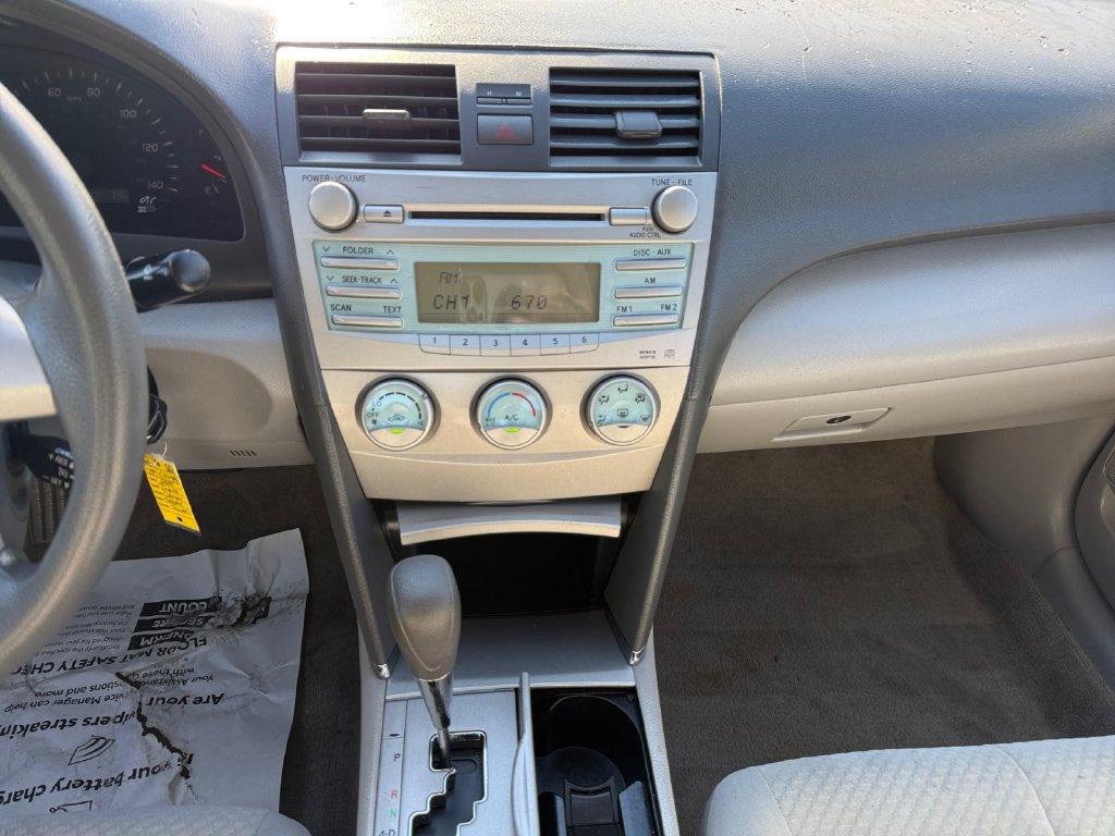 Used 2009 Toyota Camry LE FWD image 11