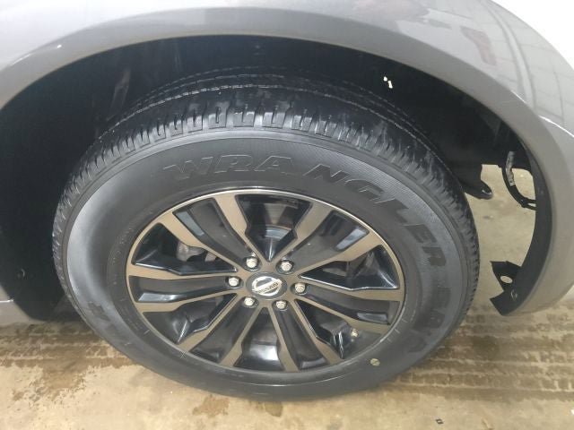 Used 2018 Nissan Armada Platinum w/ Captain Seat Package RWD image 2