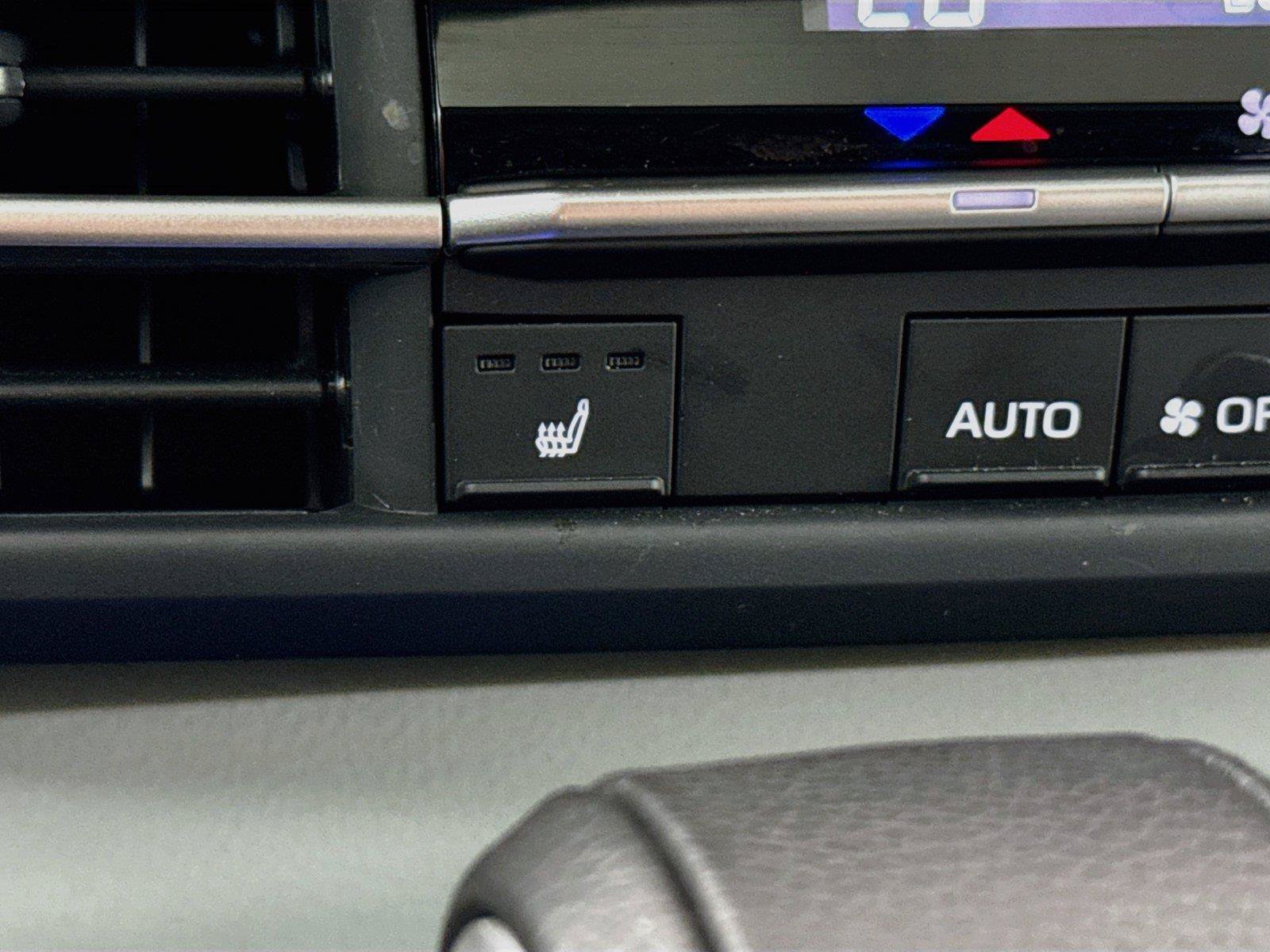 Certified 2026 Toyota Sienna XLE FWD image 8