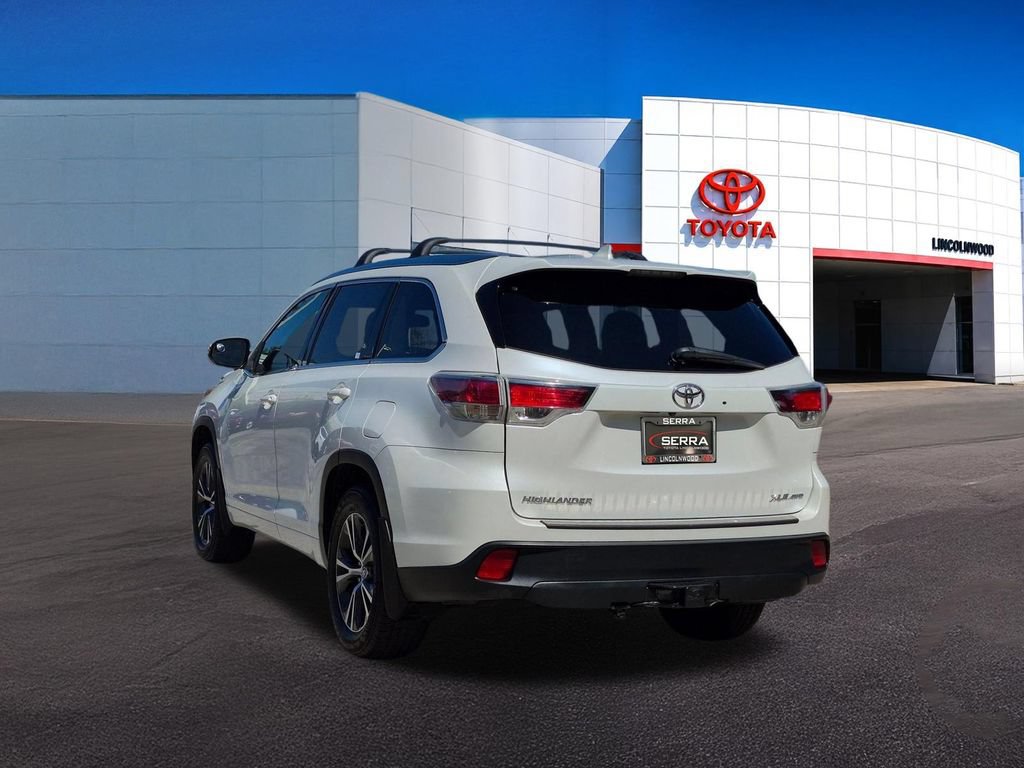 Used 2016 Toyota Highlander XLE AWD/4WD image 13