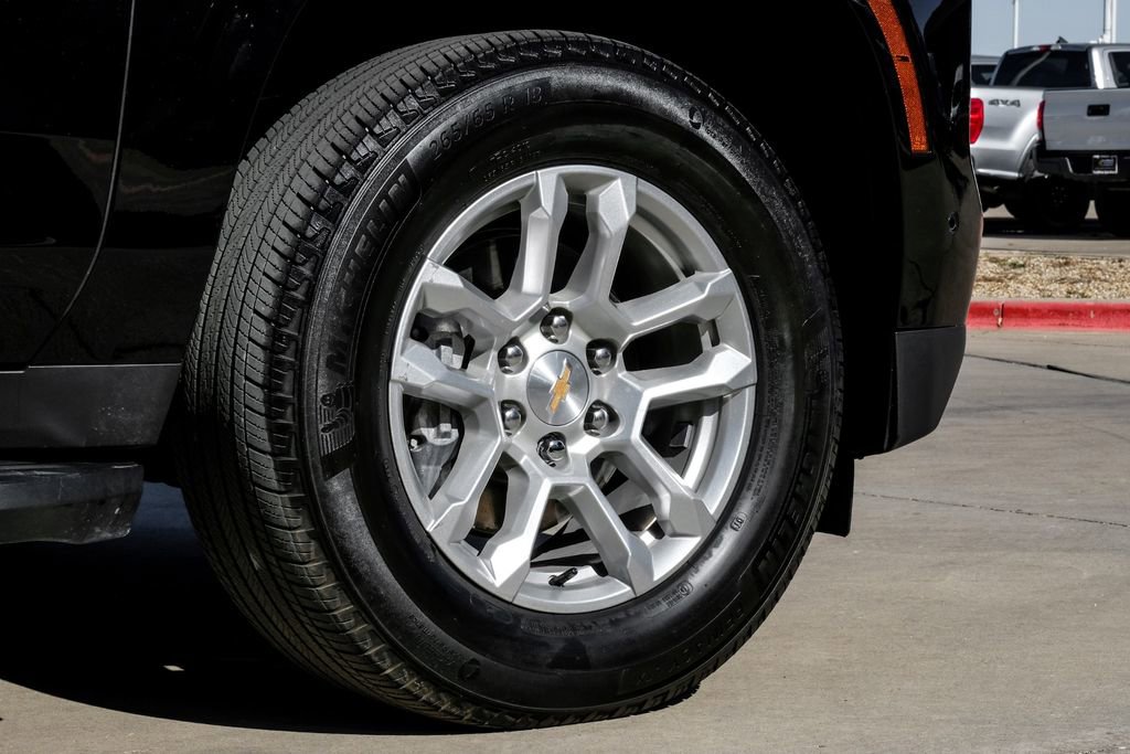 Used 2025 Chevrolet Suburban LS image 59