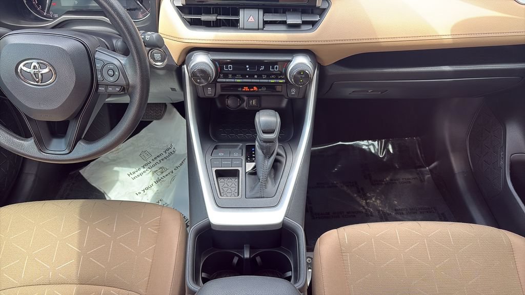 Used 2025 Toyota RAV4 XLE w/ Convenience Package FWD image 15