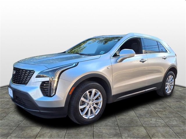 Certified 2022 Cadillac XT4 Luxury w/ Cold Weather Package