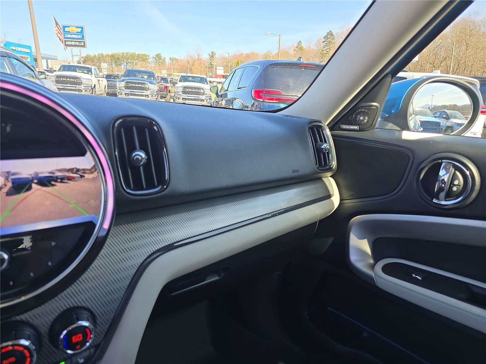 Used 2021 MINI Cooper Countryman SE w/ Premium Package image 25