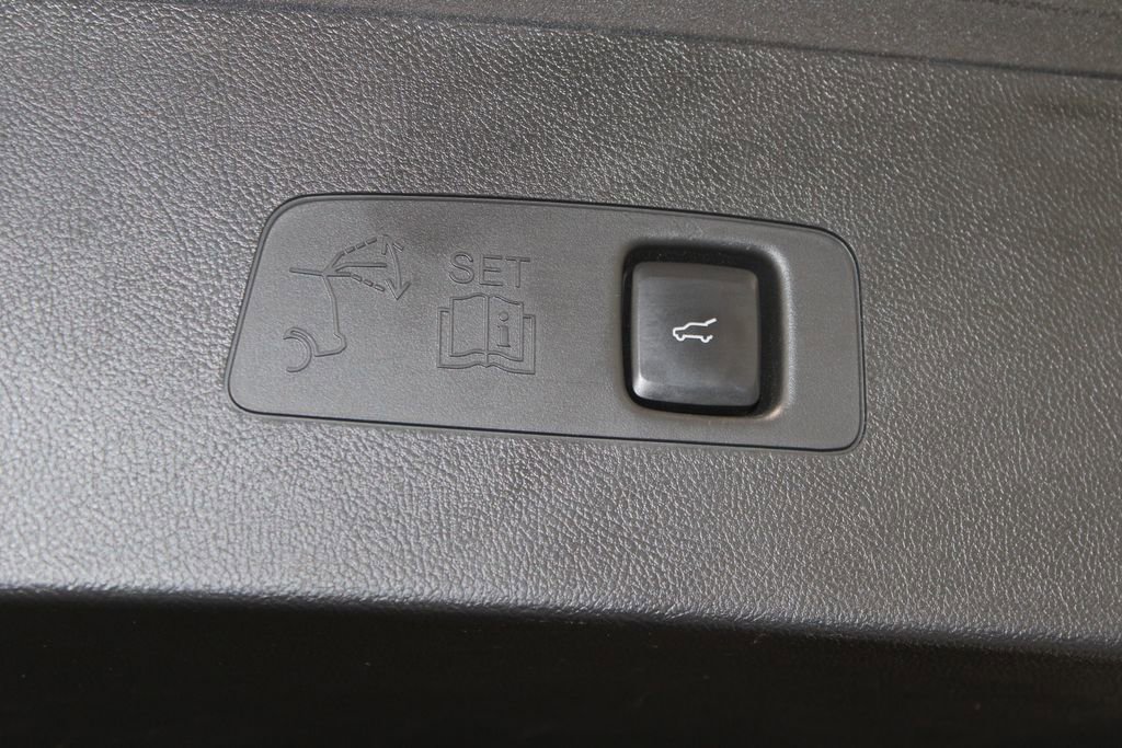 Used 2022 Lincoln Corsair Reserve w/ Elements Package image 17