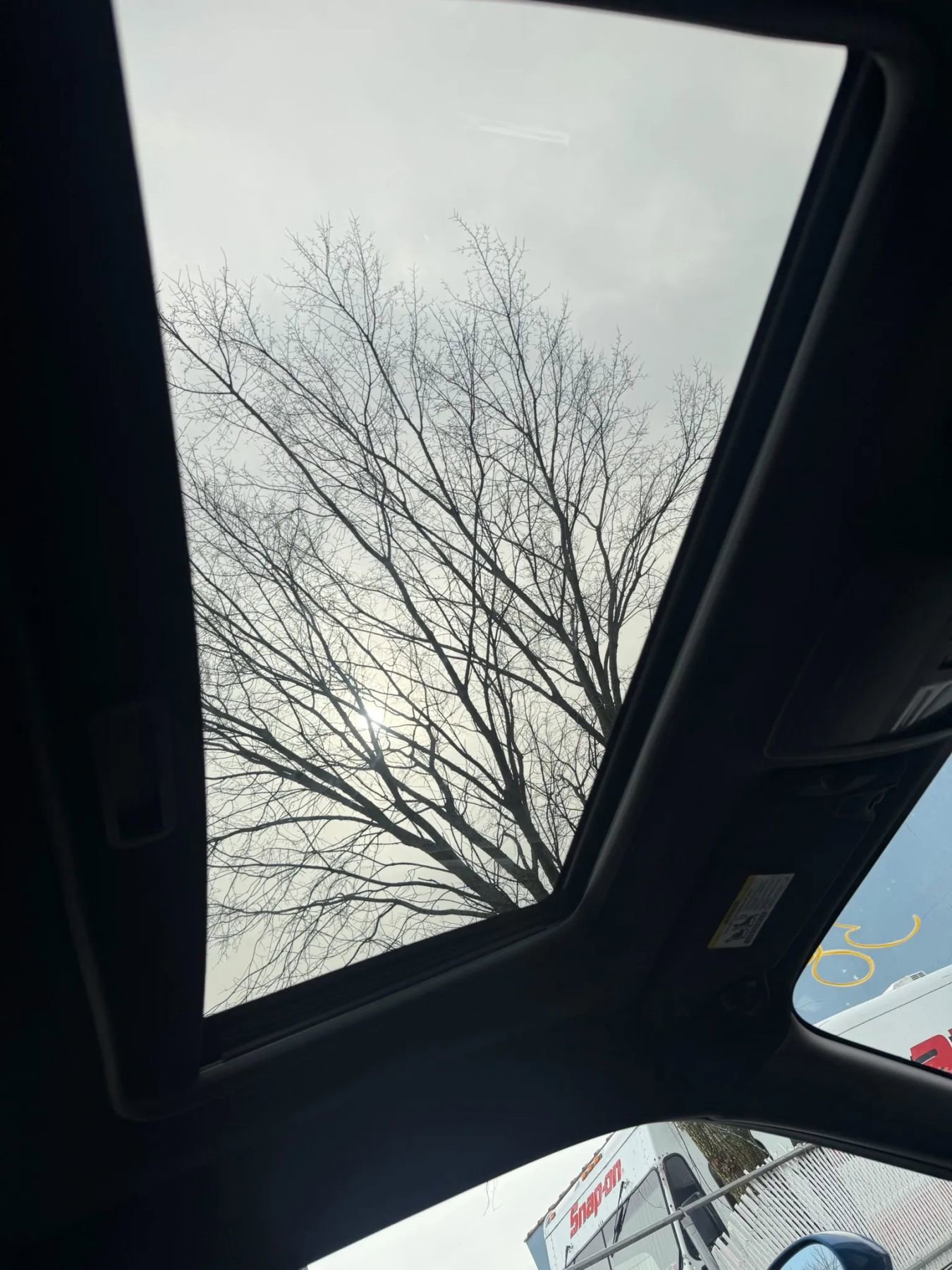 Used 2010 Dodge Challenger SE image 25