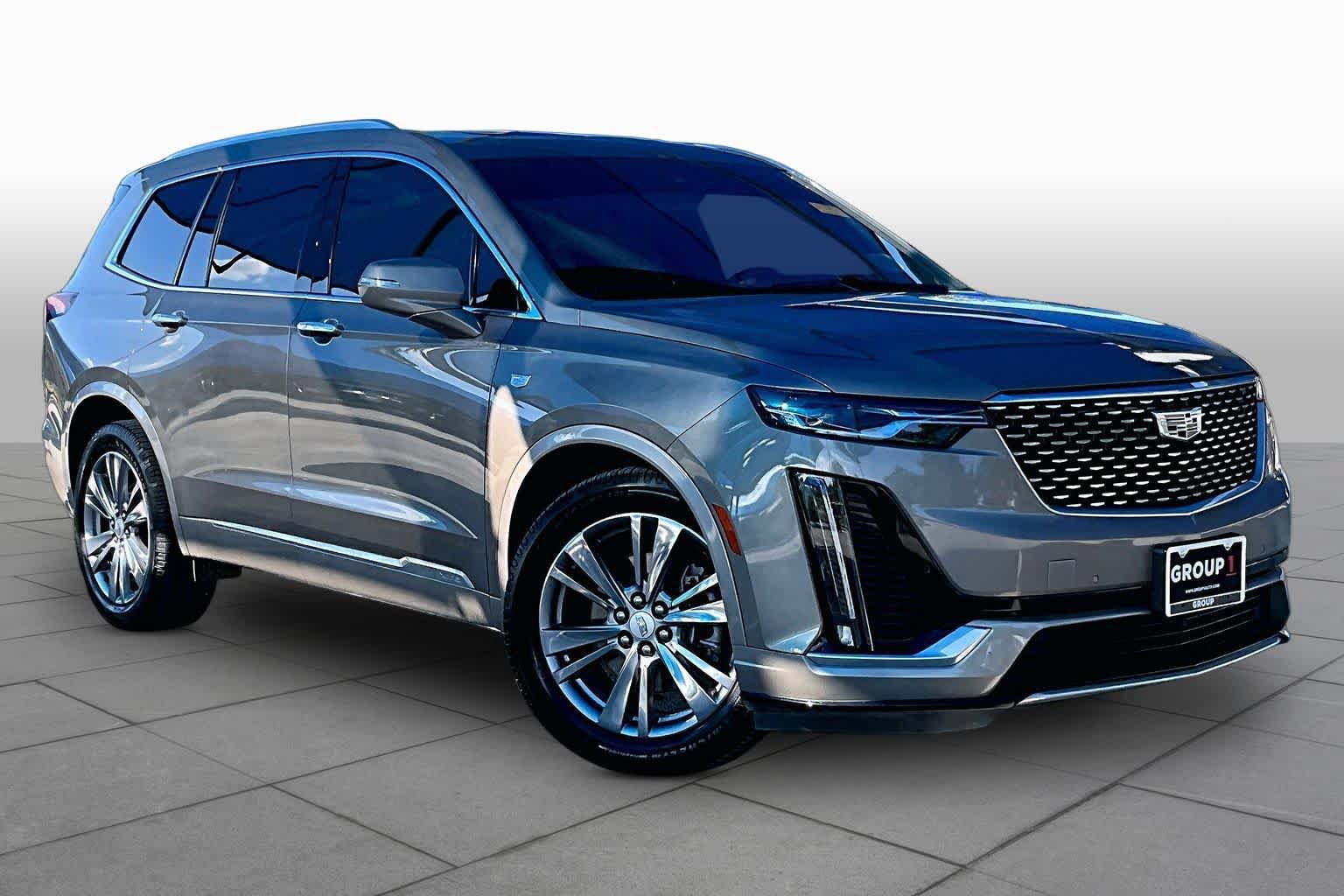 Used 2023 Cadillac XT6 Premium Luxury FWD image 3