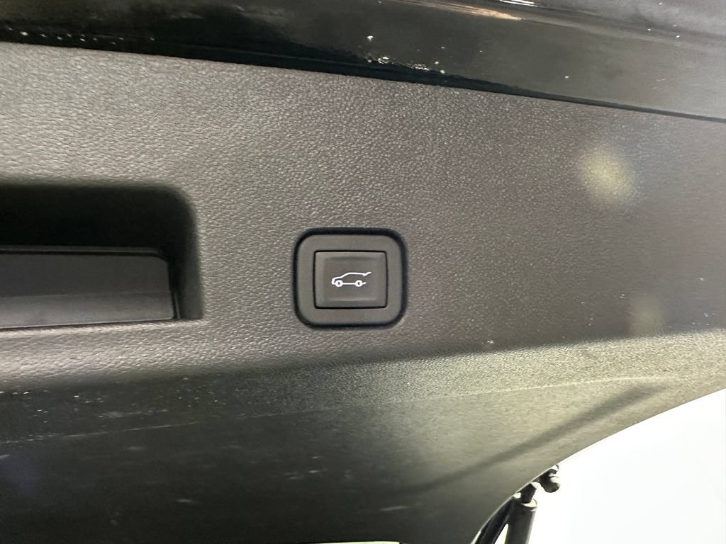 Used 2026 Chevrolet Traverse RS w/ LPO, Floor Liner Package AWD/4WD image 34