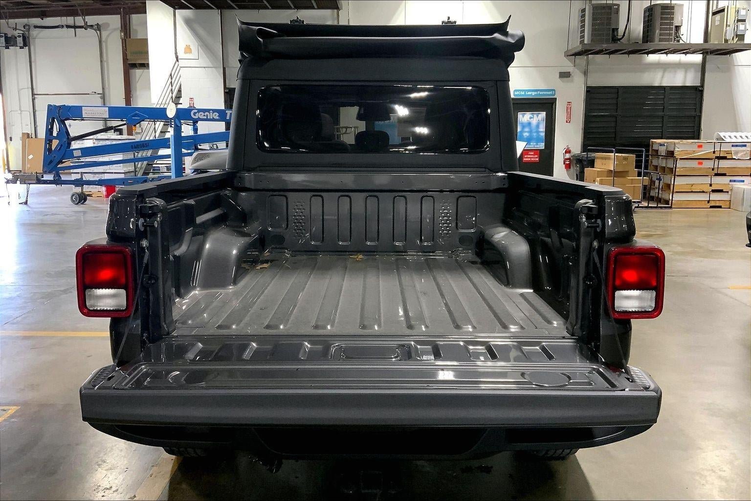 New 2026 Jeep Gladiator Sport AWD/4WD image 5