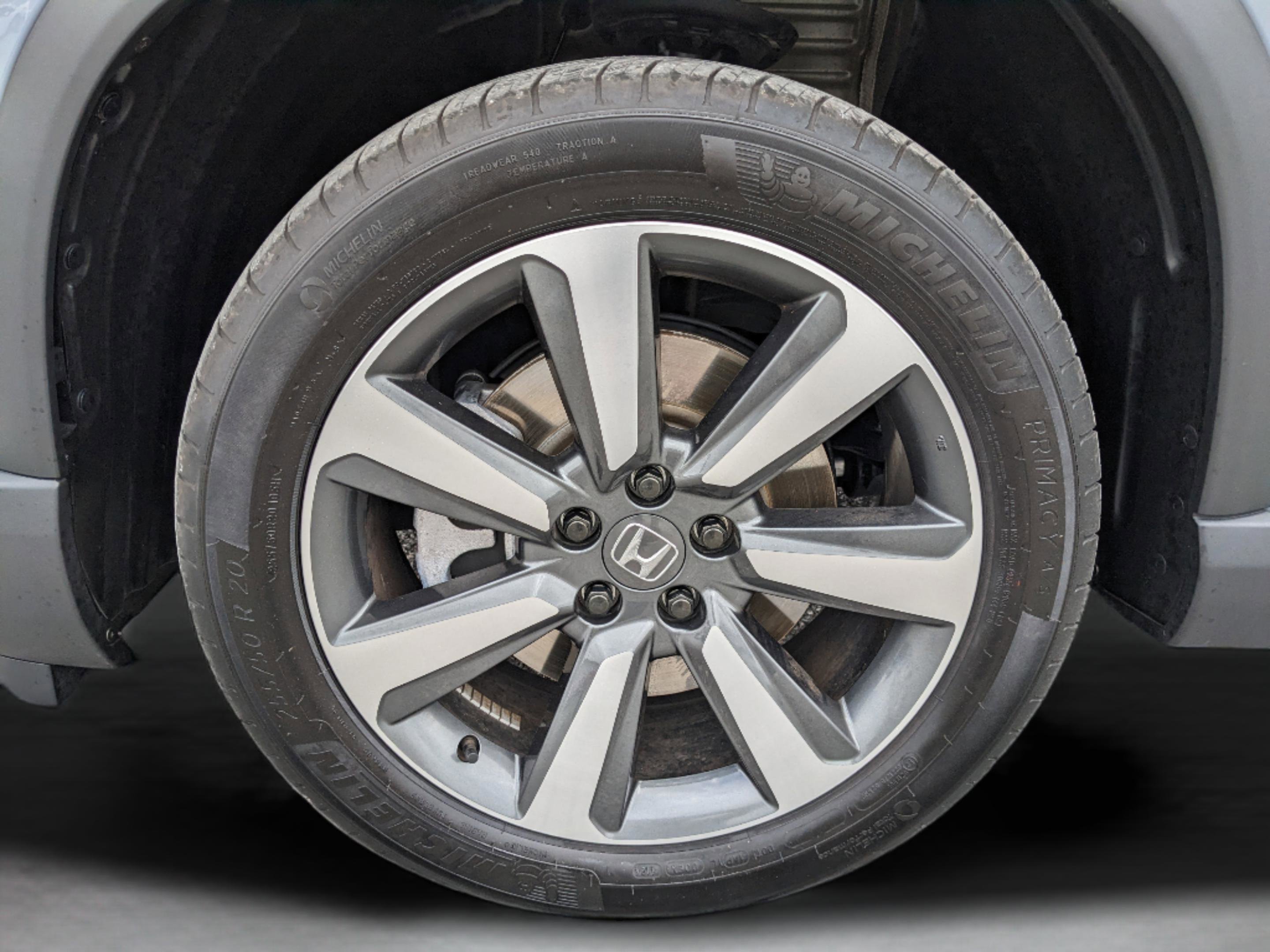 Used 2025 Honda Pilot Touring image 11