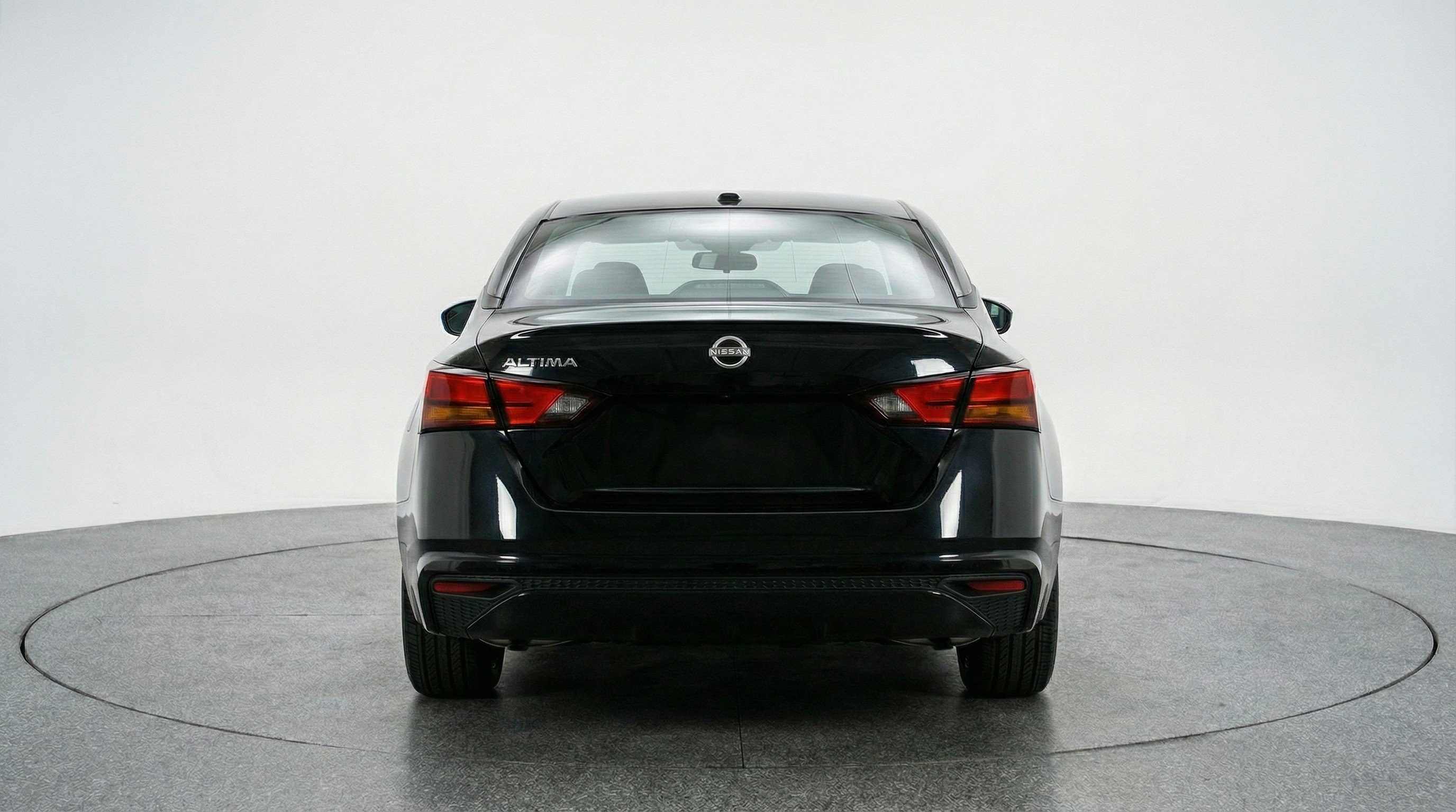 Used 2025 Nissan Altima 2.5 SV FWD image 7