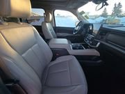 Used 2022 Ford Expedition XLT AWD/4WD image 3