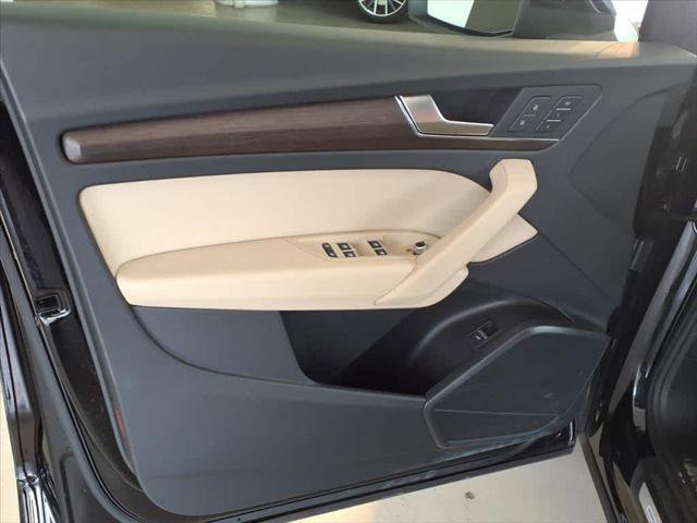 Used 2023 Audi Q5 2.0T Premium w/ Convenience Package image 10