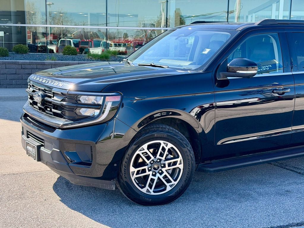 Certified 2025 Ford Expedition Max Active AWD/4WD image 2