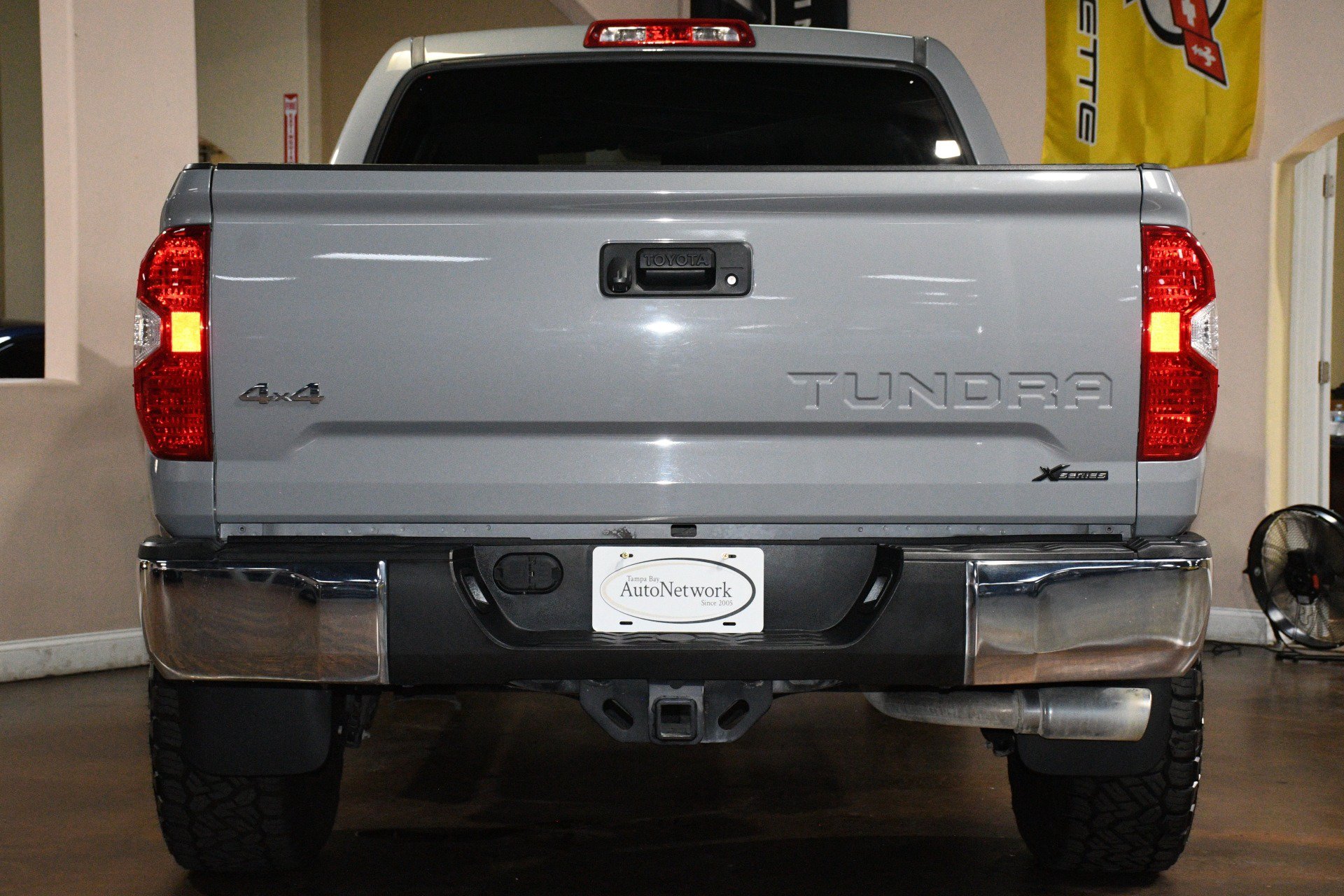 Used 2019 Toyota Tundra SR5 w/ SR5 Upgrade Package AWD/4WD image 2