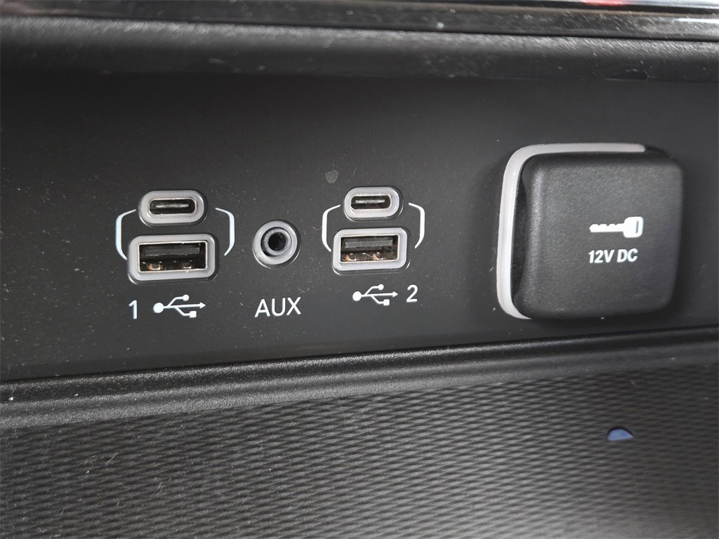 Used 2023 Jeep Grand Cherokee Limited w/ Luxury Tech Group II image 21