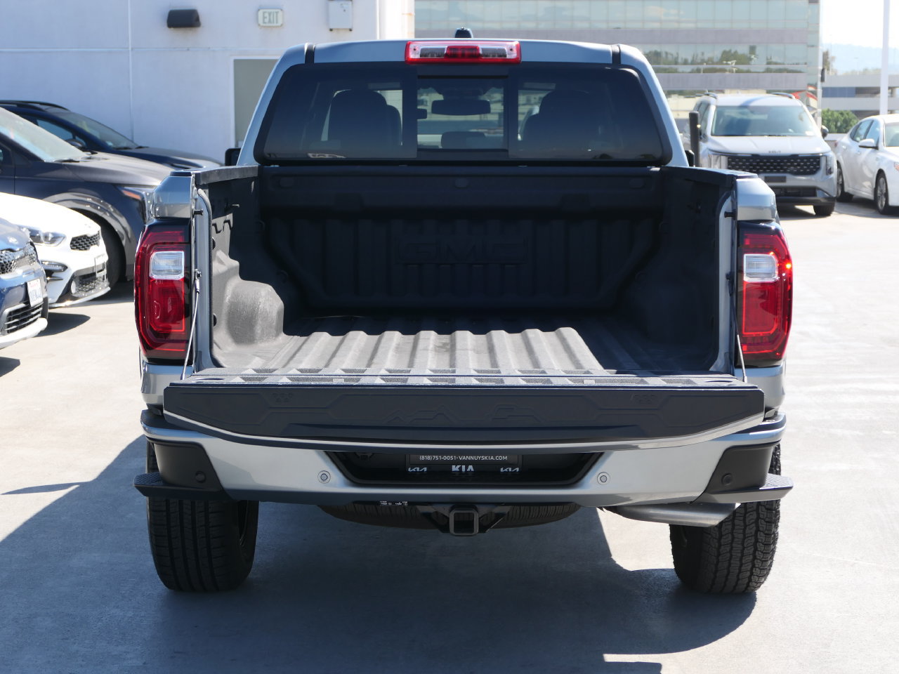 Used 2025 GMC Canyon AT4 w/ AT4 Premium Package AWD/4WD image 6