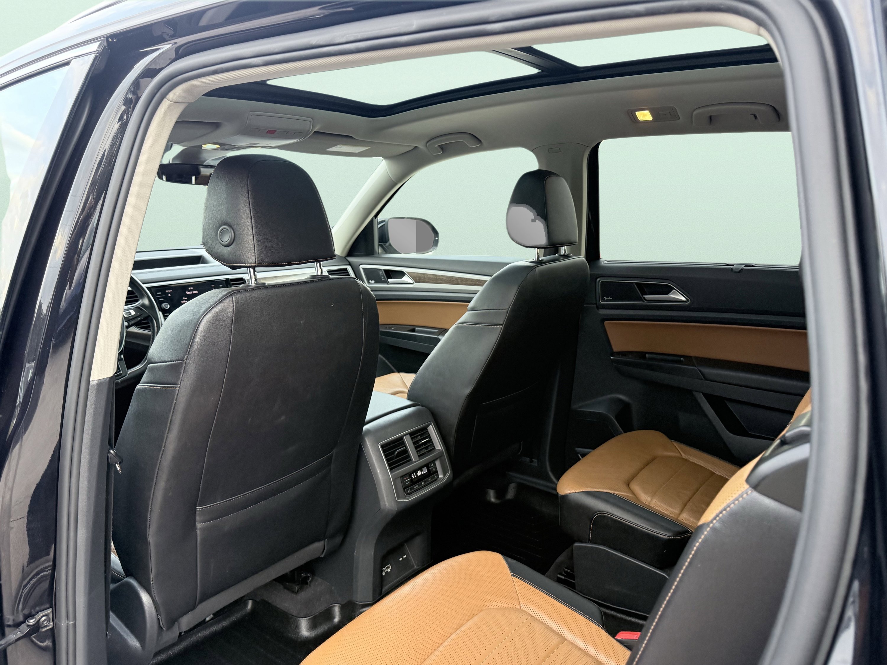 Used 2018 Volkswagen Atlas SEL Premium image 36