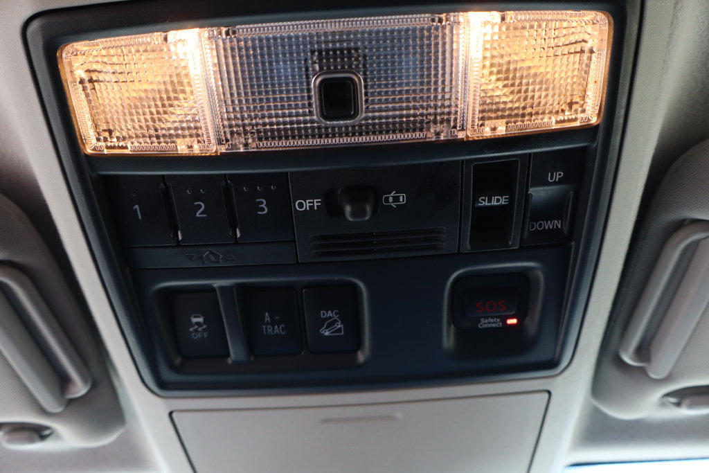 Used 2018 Toyota 4Runner Limited AWD/4WD image 31