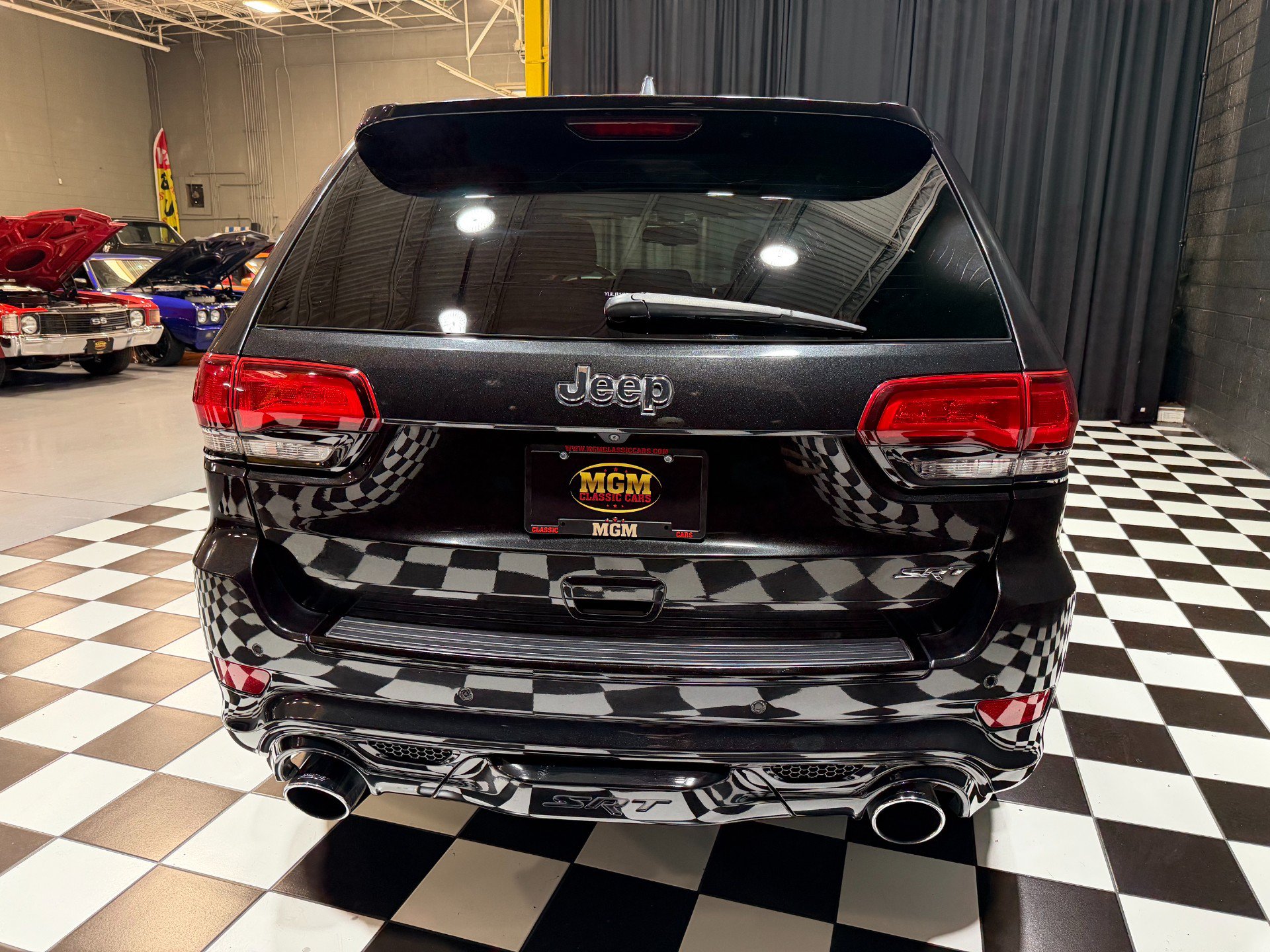 Used 2014 Jeep Grand Cherokee SRT8 w/ Luxury Group II AWD/4WD image 20