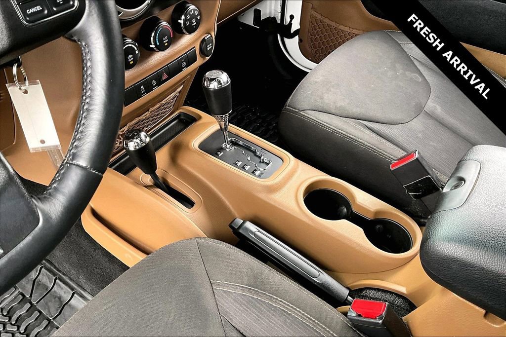 Used 2016 Jeep Wrangler Unlimited Sahara image 16