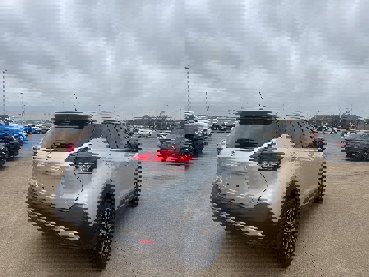 Used 2019 Nissan Kicks SR image 18