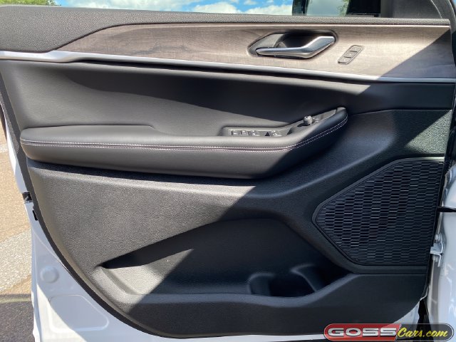 New 2026 Jeep Grand Cherokee Limited w/ Limited Altitude Package AWD/4WD image 24