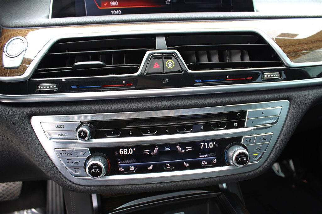 Used 2016 BMW 750i xDrive AWD/4WD image 36