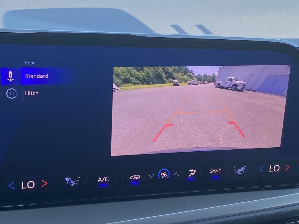 Certified 2025 Chevrolet Traverse LT image 16