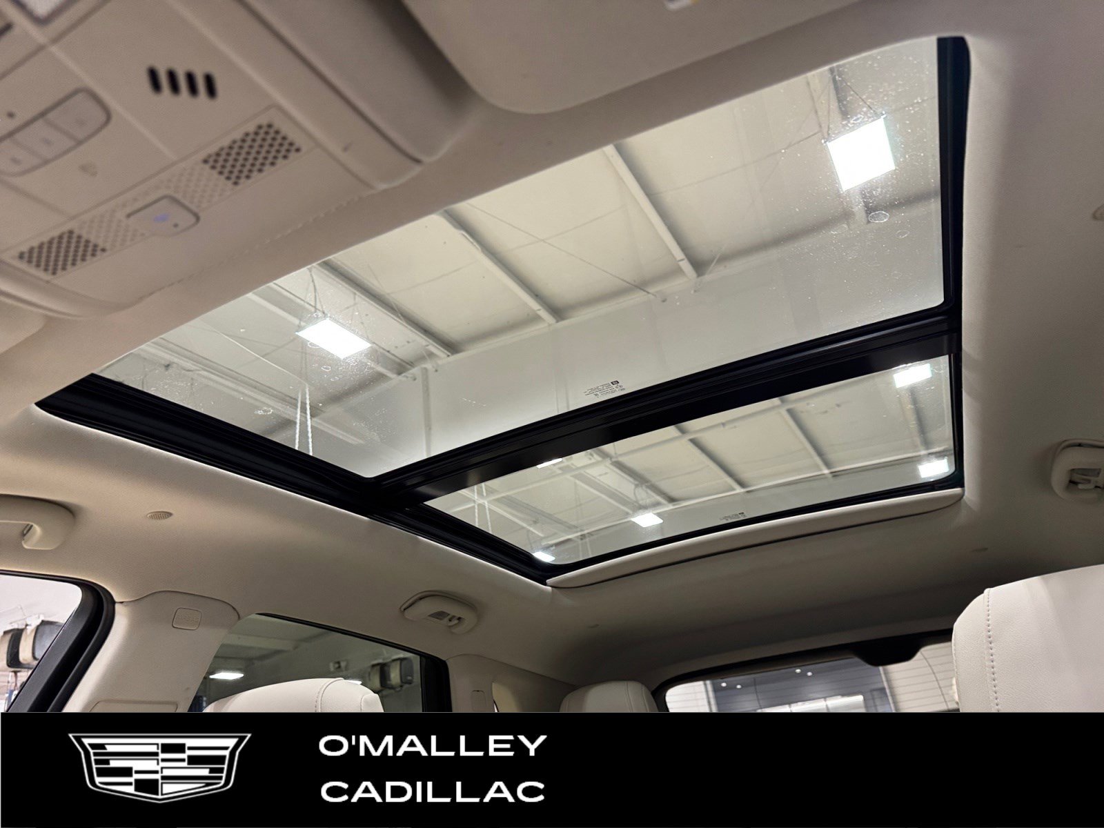 Certified 2023 Cadillac XT5 Premium Luxury w/ LPO, Floor Liner Package image 23