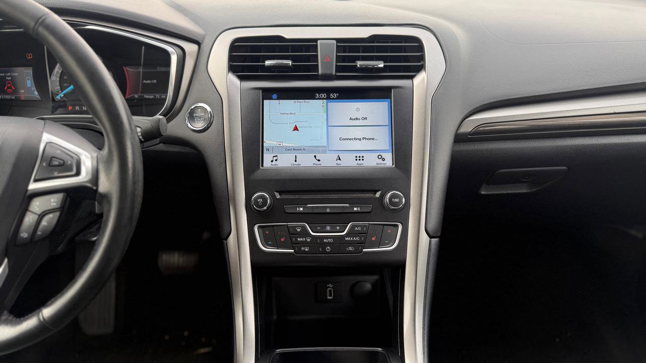 Used 2017 Ford Fusion Energi SE image 16