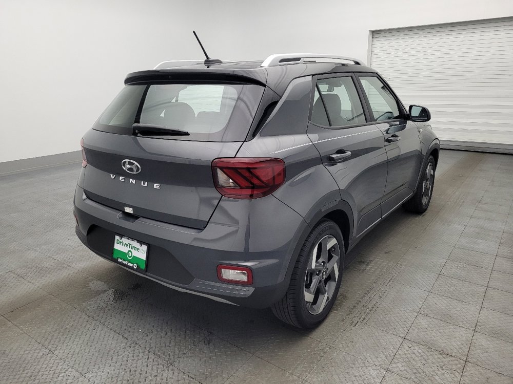 Used 2025 Hyundai Venue Limited image 9