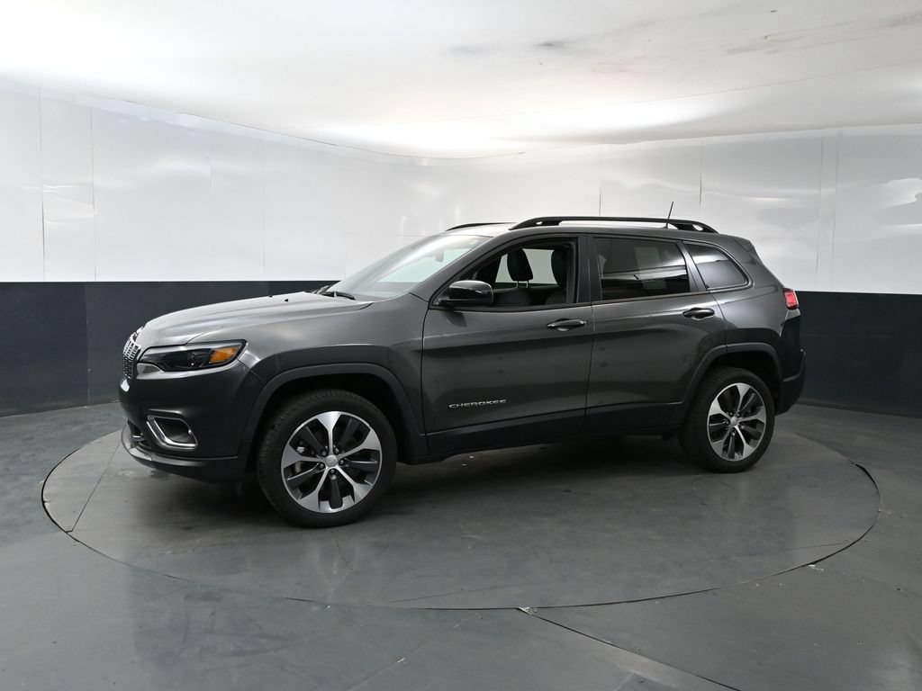 Used 2022 Jeep Cherokee Limited w/ Elite Package AWD/4WD image 2