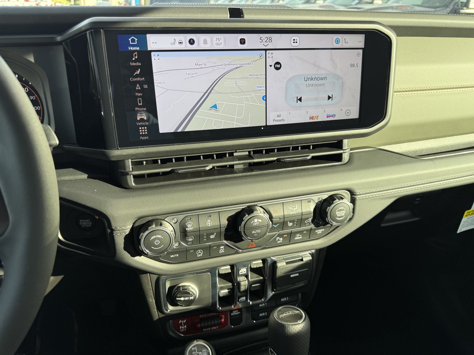 New 2027 Jeep Gladiator Mojave AWD/4WD image 21