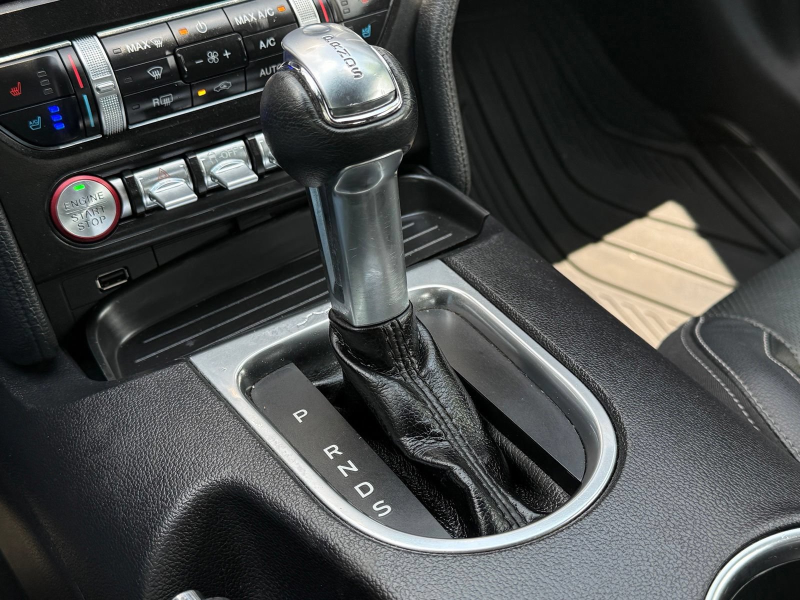 Used 2019 Ford Mustang Premium RWD image 32