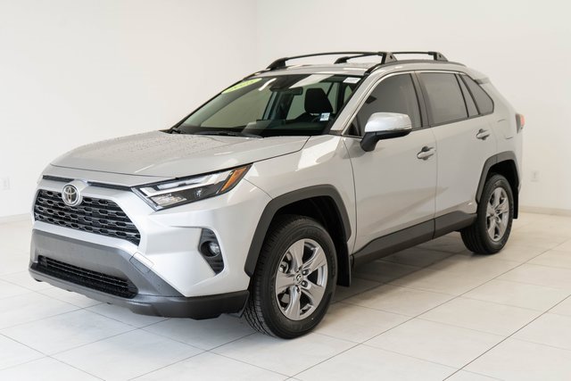 Used 2025 Toyota RAV4 XLE image 6