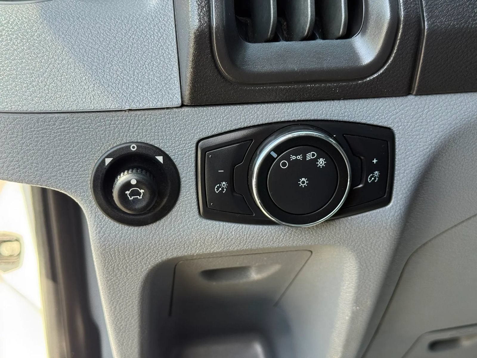 Used 2017 Ford Transit 350 XL RWD image 29