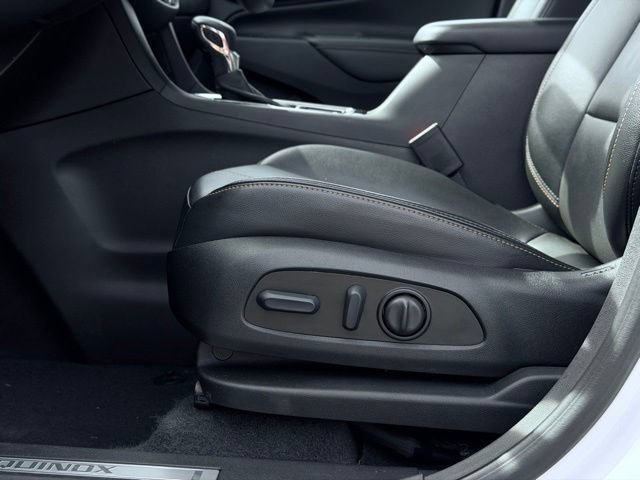 Used 2023 Chevrolet Equinox Premier AWD/4WD image 19