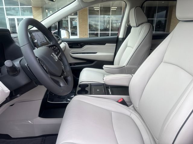 Certified 2026 Honda Odyssey Touring image 8