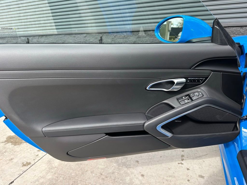 Used 2025 Porsche 718 Cayman image 35