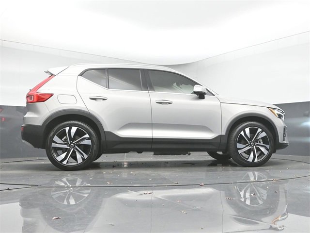 Used 2023 Volvo XC40 B5 Plus w/ Driver Assist Package image 43