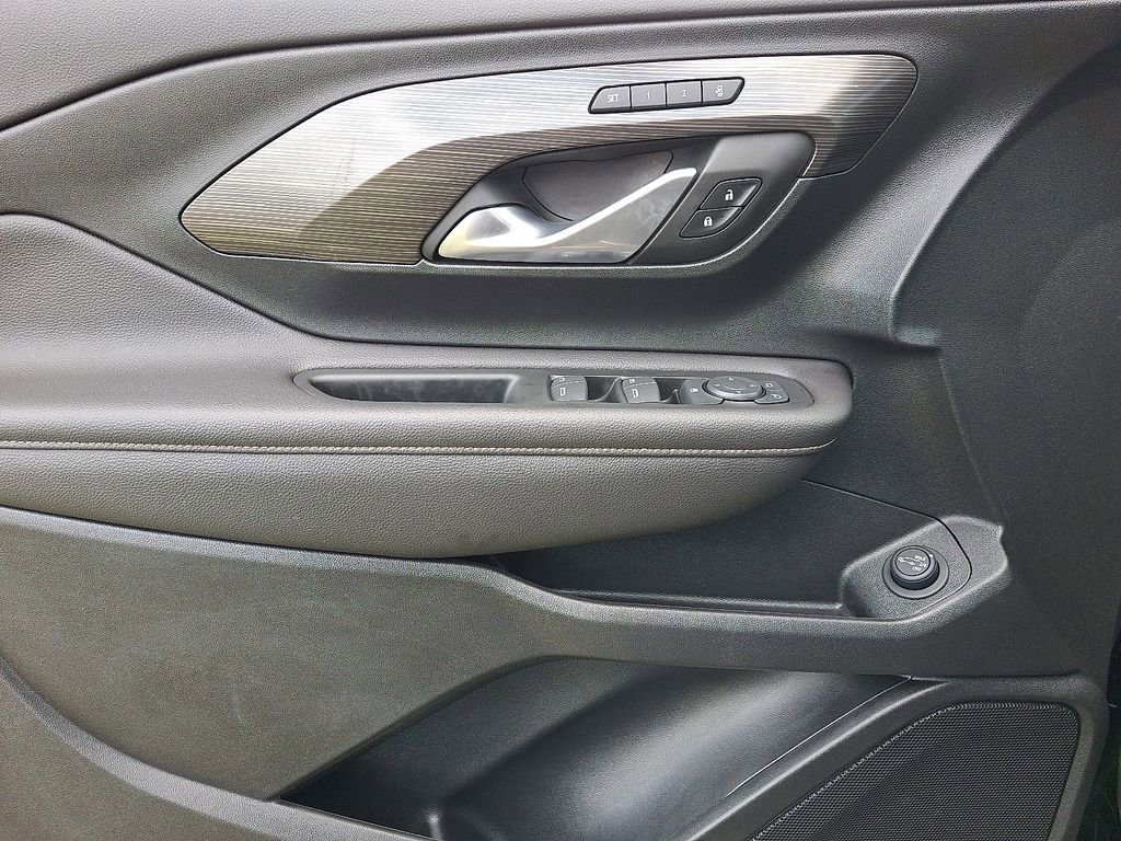 Used 2022 GMC Terrain SLT w/ Infotainment Package II image 11