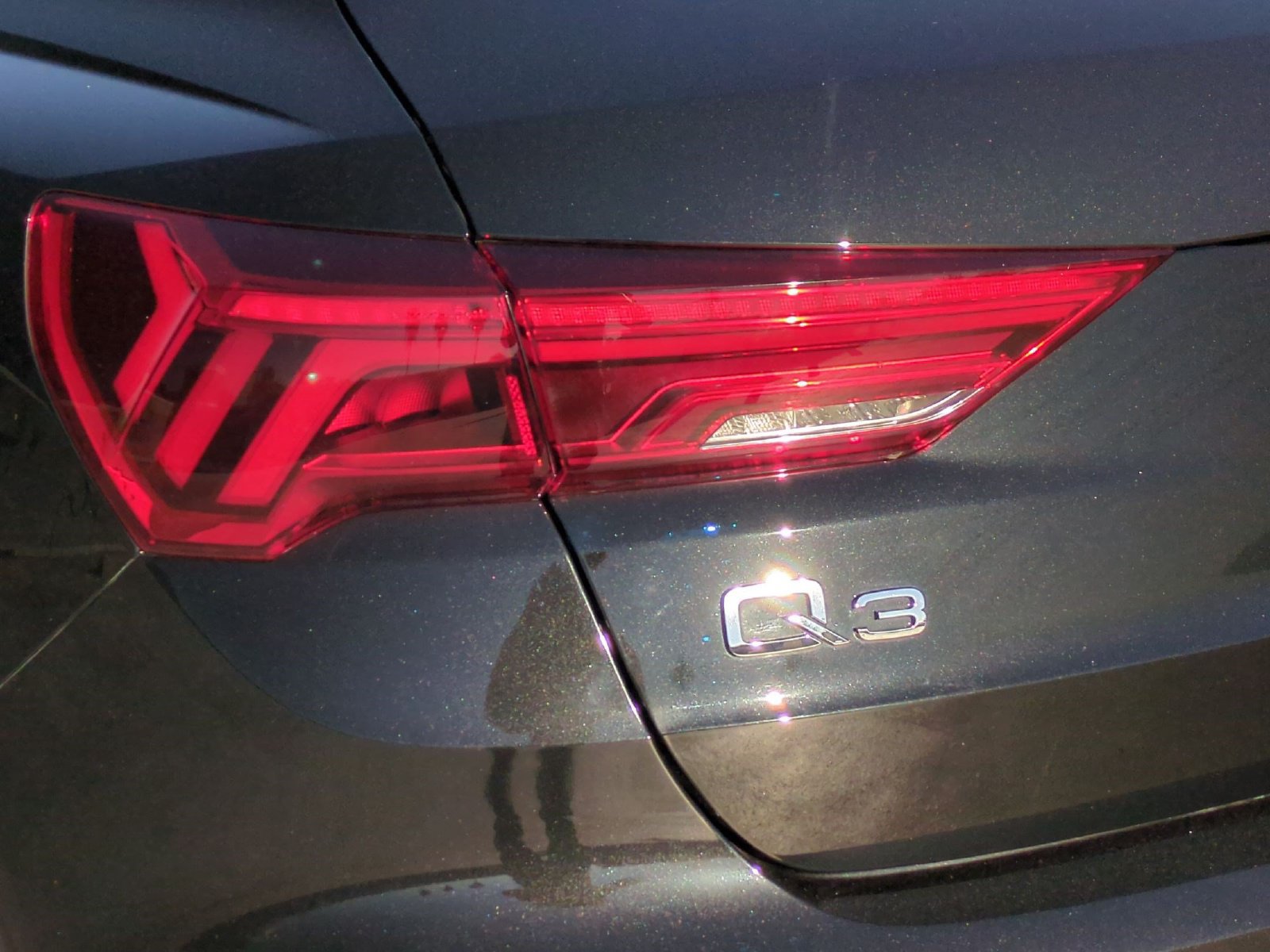 Used 2020 Audi Q3 2.0T Premium w/ Convenience Package AWD/4WD image 18